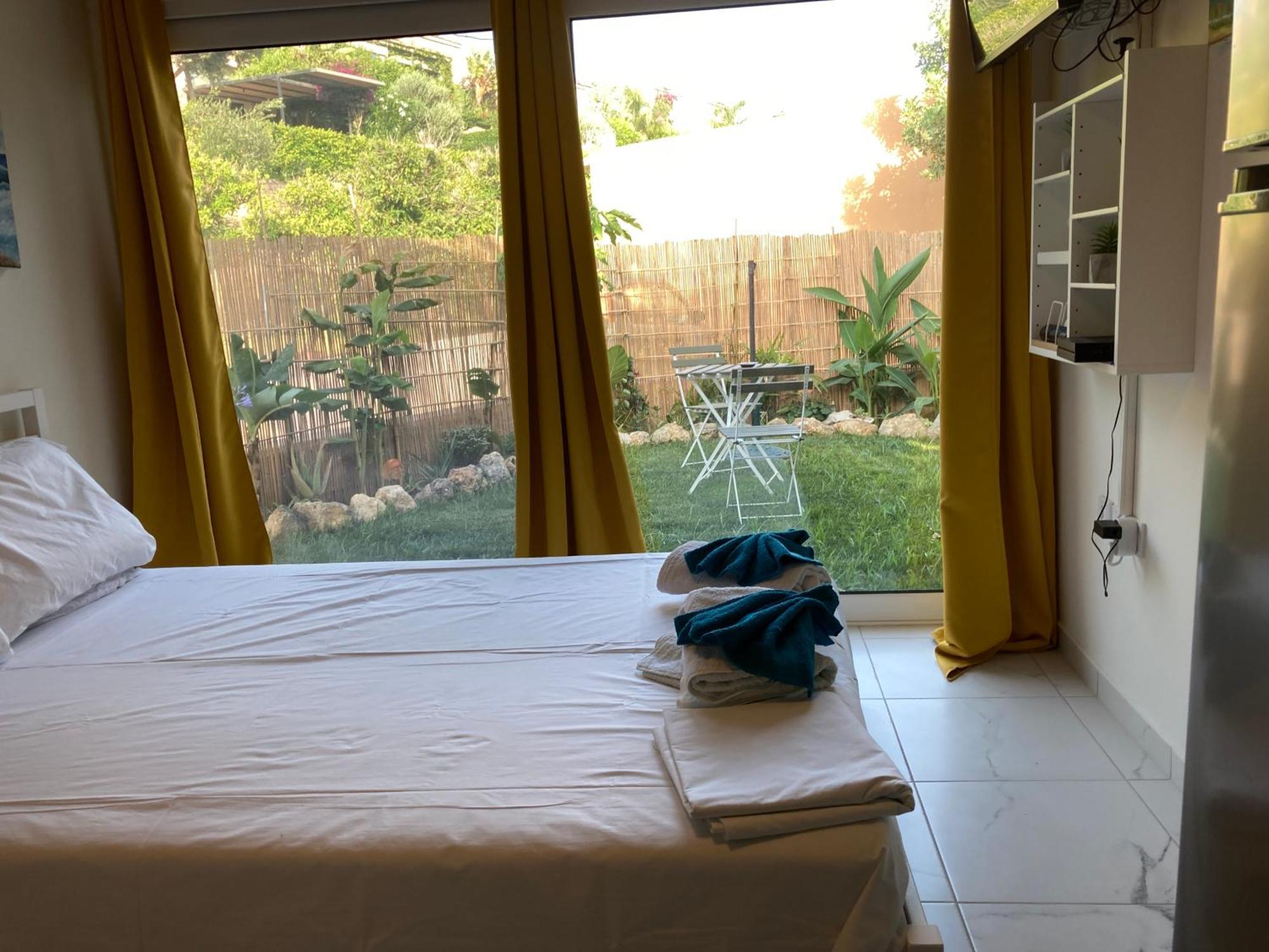 The Banana House Villa Lourdata  Exterior photo